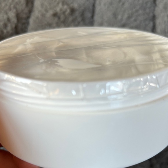 Perlier Shea Butter Intensive Body Balm - 25% Concentration - Picture 3 of 6